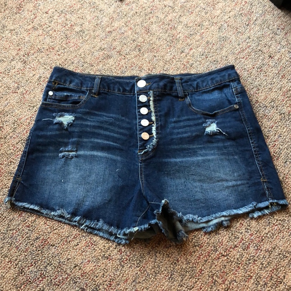 Ripped denim shorts